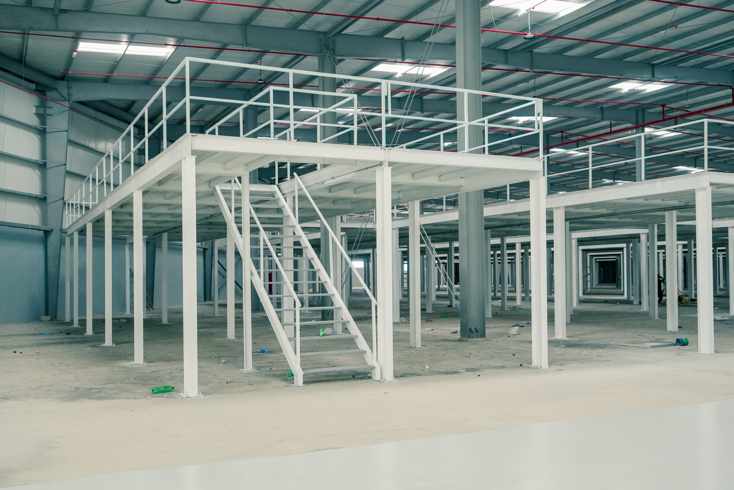Large-scale warehouse mezzanine installation