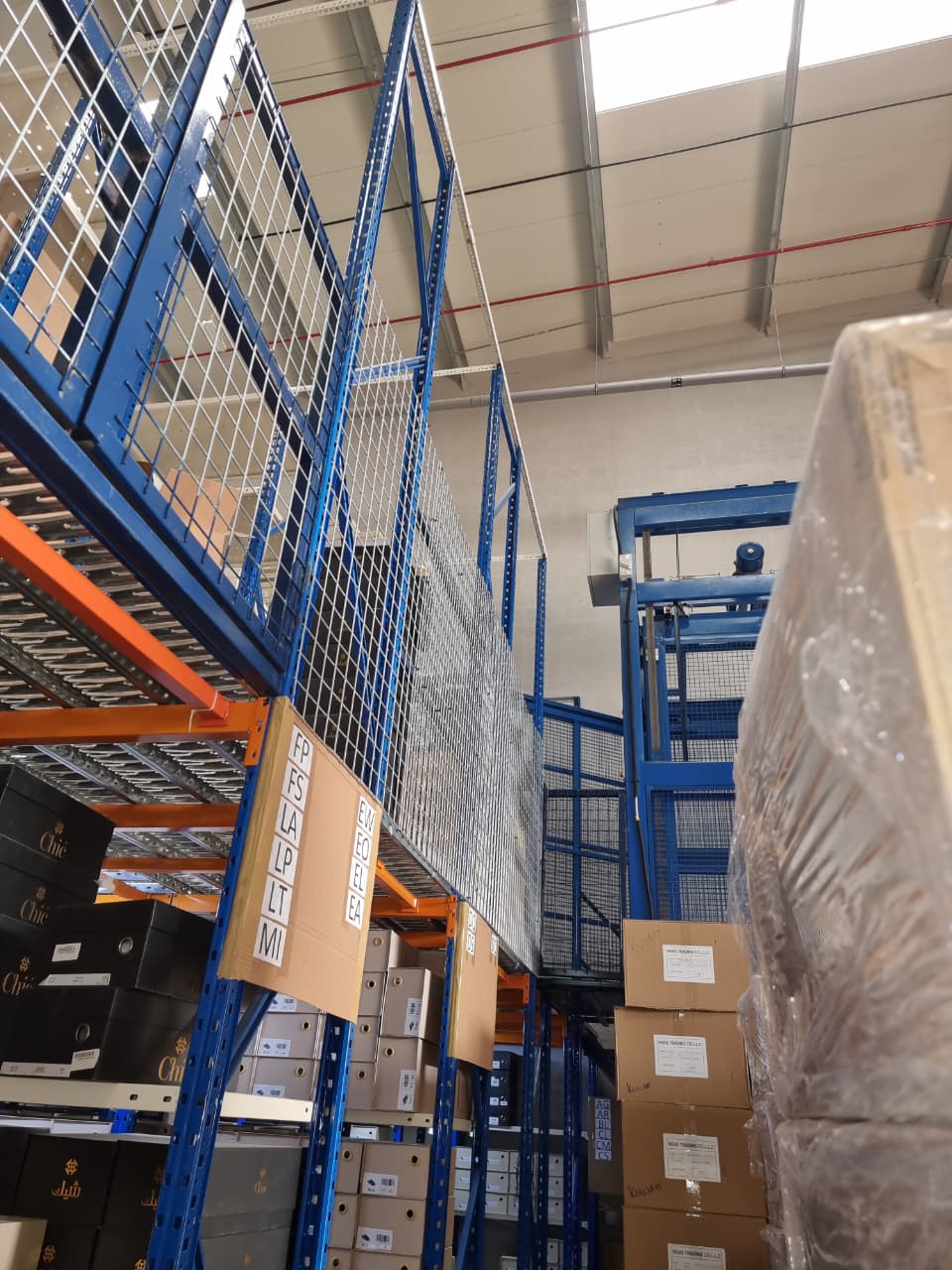 Upper Level Walkway on 2-Tier Boltfree Shelving